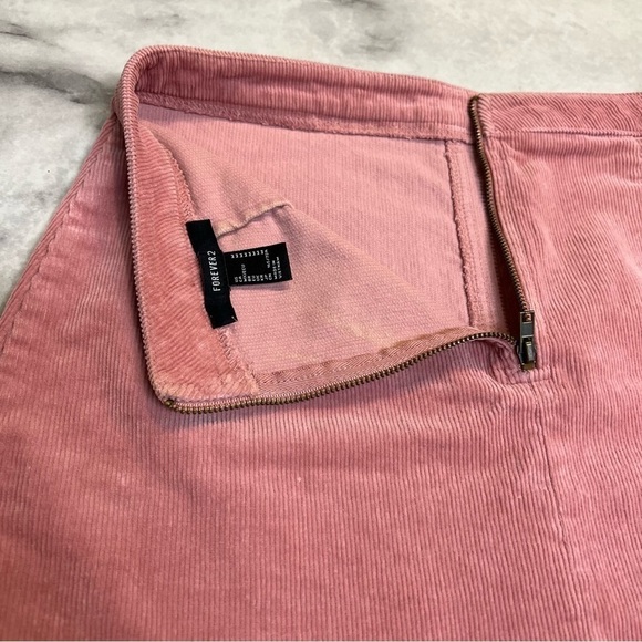 Forever 21 bottom corduroy pink mini skirt with front half way zíper. Size M - Picture 6 of 9